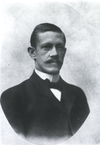 ألفار جولستراند | جائزة نوبل فى الطب لعام 1911 م
