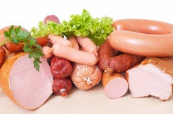 تناول اللحوم الحمراء والمصنعة يزيد نسبة الإصابة بالسرطان وأمراض القلب